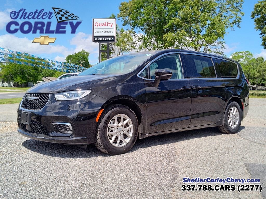 2024 Chrysler Pacifica Touring L in Black — front three-quarter view