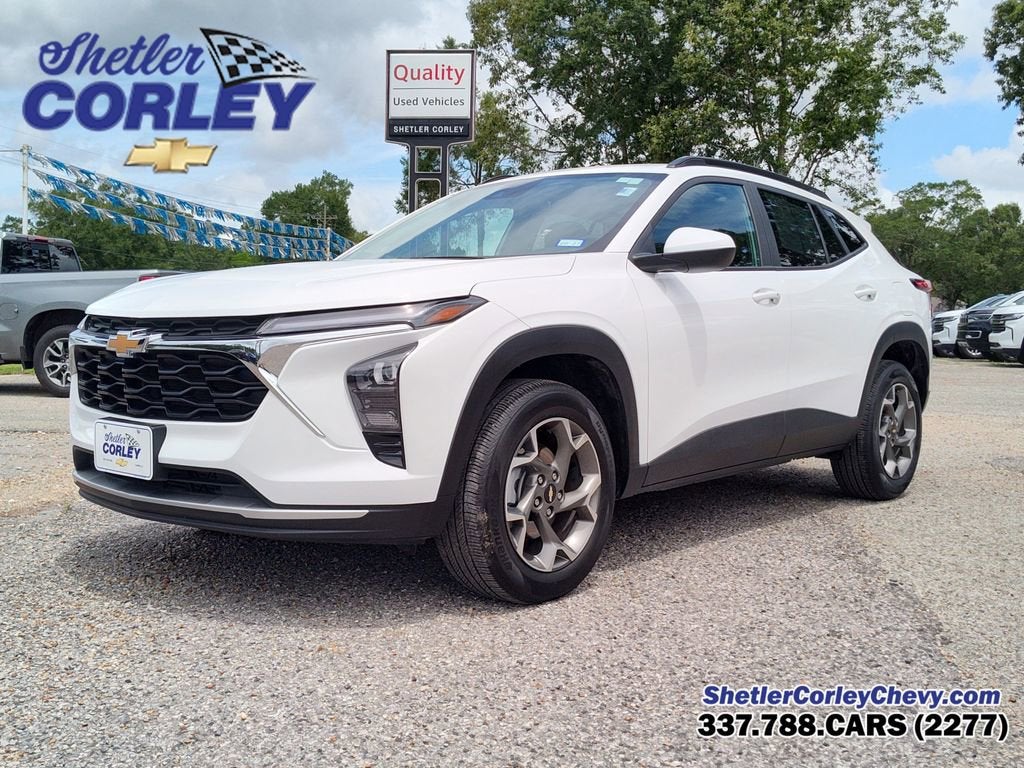 2025 Chevrolet Trax LT in Summit White — front three-quarter view
